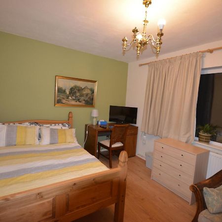 Double Bedroom With View To The Garden Oxford Bagian luar foto