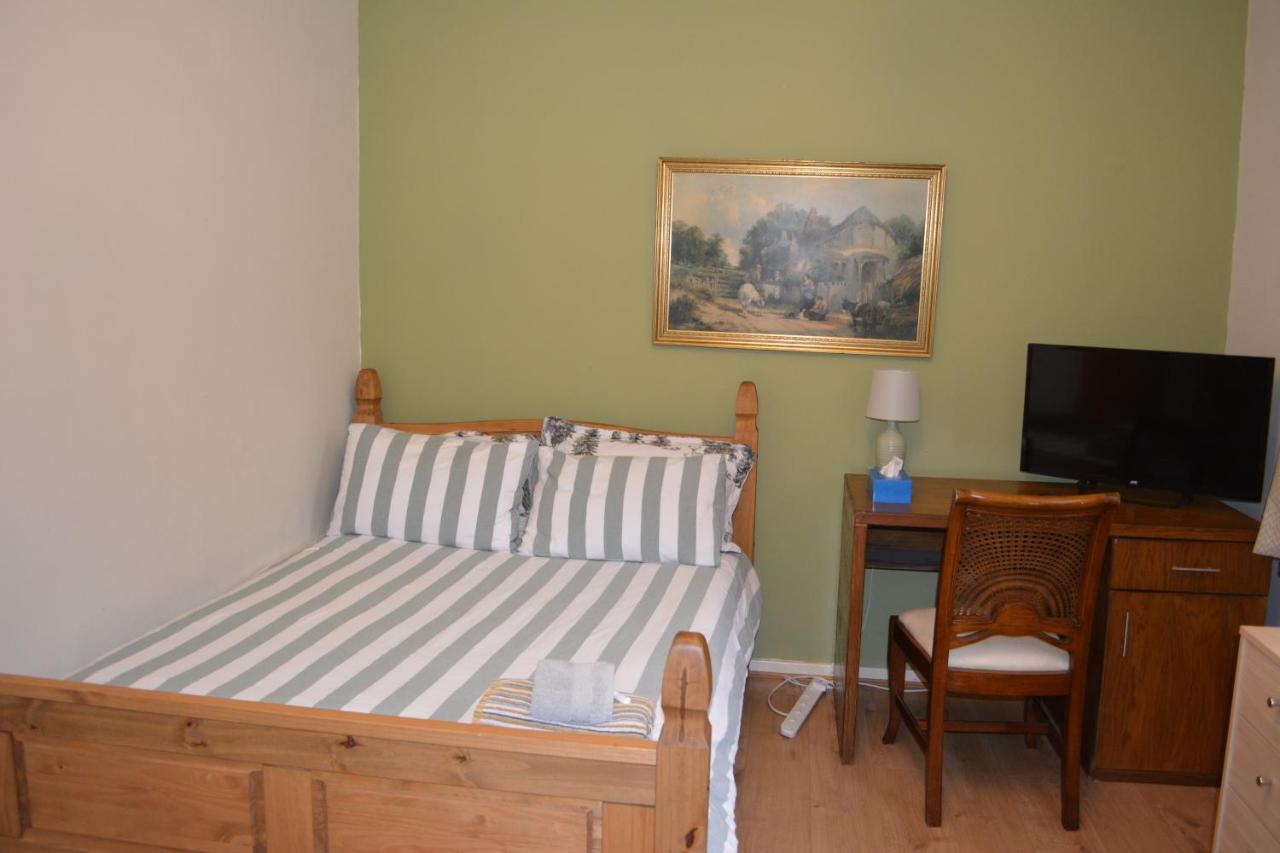 Double Bedroom With View To The Garden Oxford Bagian luar foto