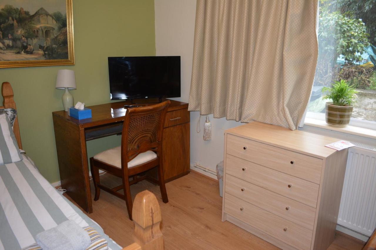 Double Bedroom With View To The Garden Oxford Bagian luar foto
