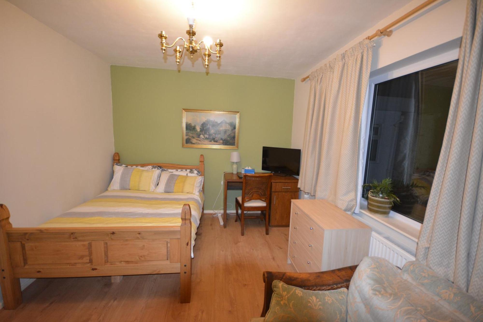 Double Bedroom With View To The Garden Oxford Bagian luar foto